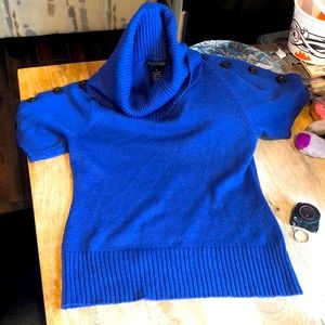 Design365 short sleeve cowlneck sweater EUC